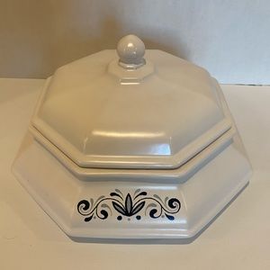 Vintage Sutton USA Covered Casserole Dish by McCoy